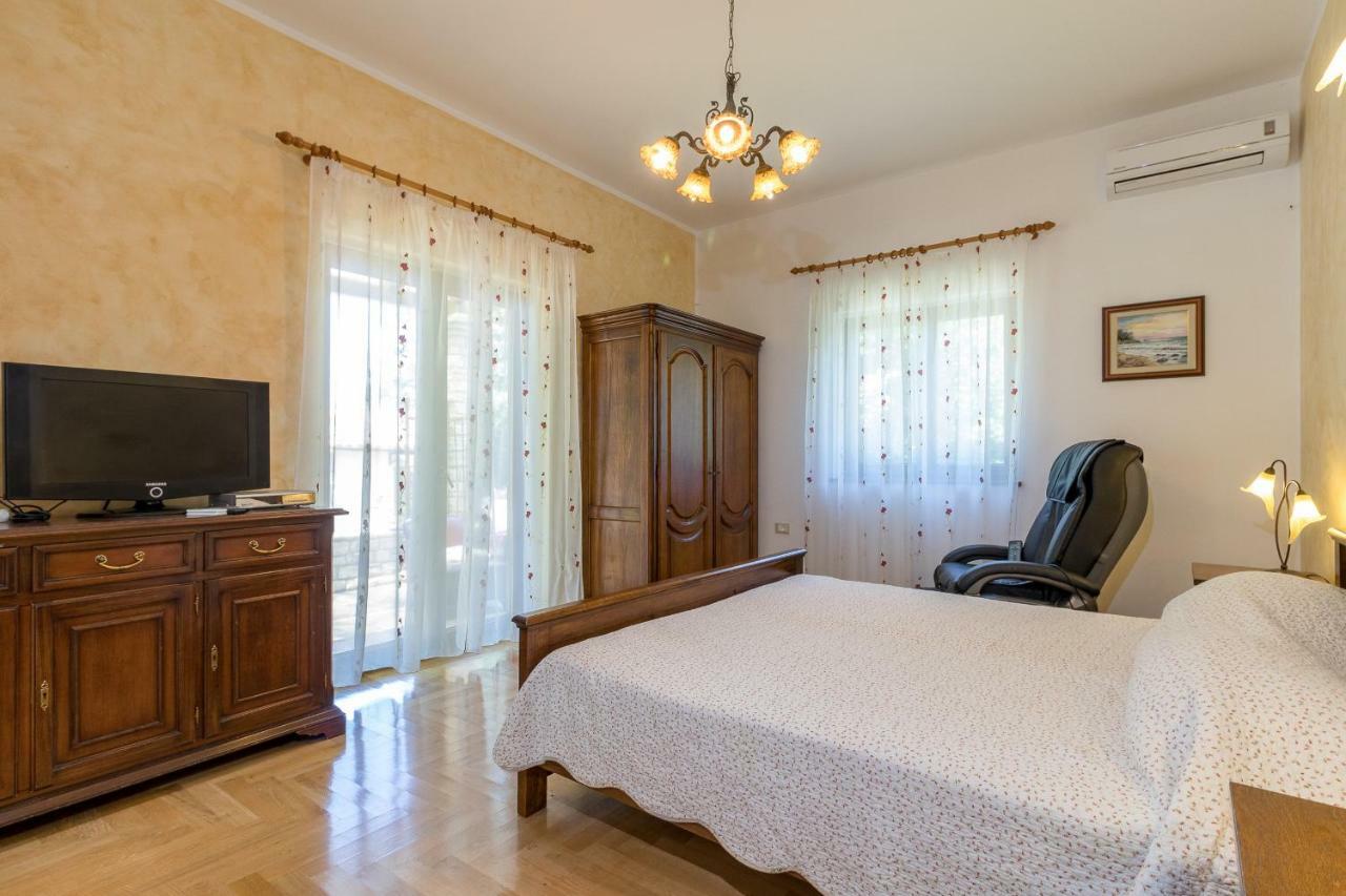 Holiday Home Sarita Šišan 外观 照片
